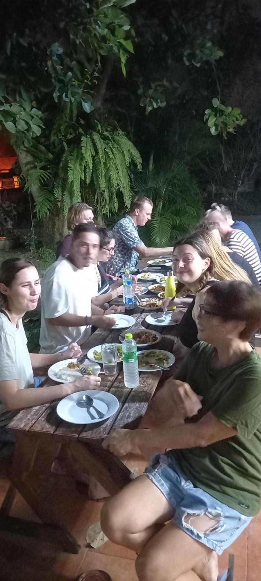 Plus Hostel Ayutthaya Экстерьер фото
