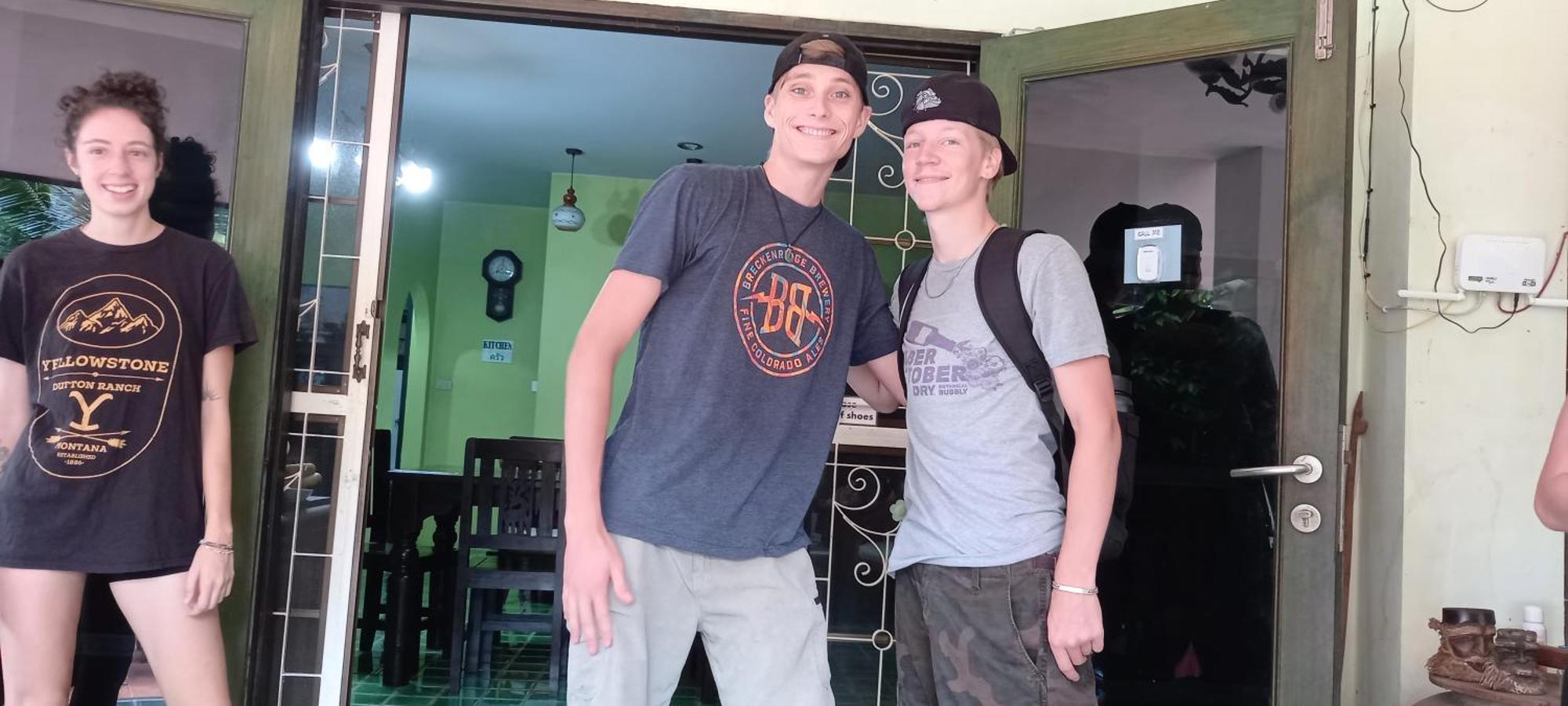 Plus Hostel Ayutthaya Экстерьер фото