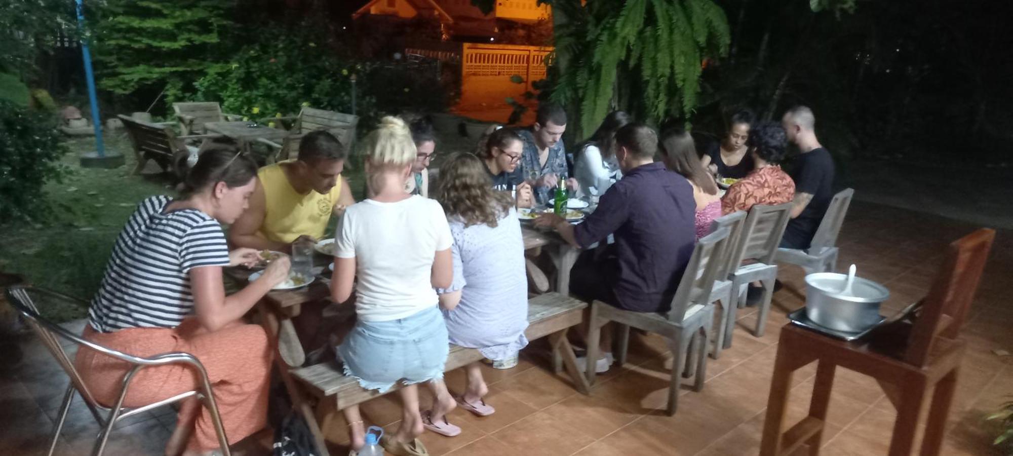Plus Hostel Ayutthaya Экстерьер фото