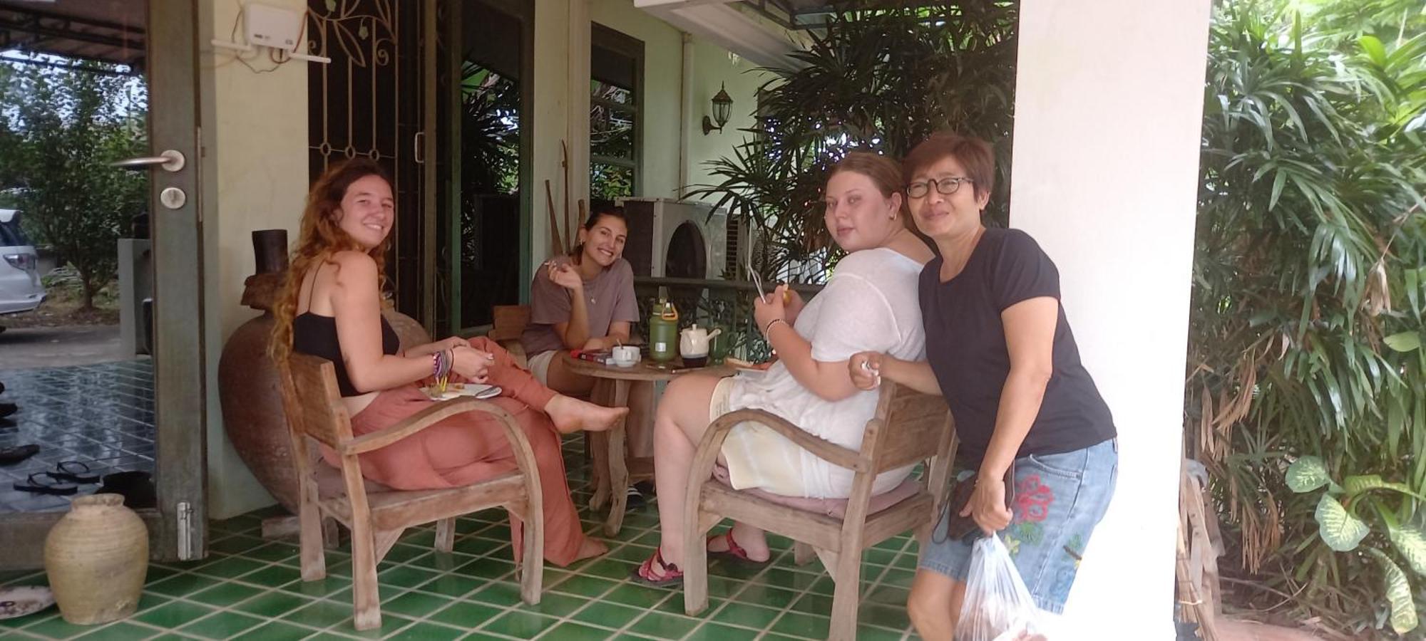 Plus Hostel Ayutthaya Экстерьер фото