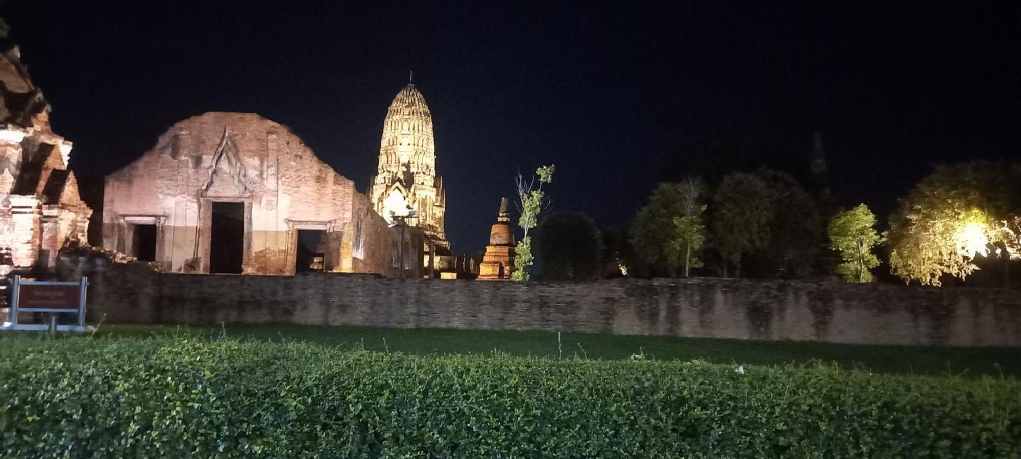 Plus Hostel Ayutthaya Экстерьер фото