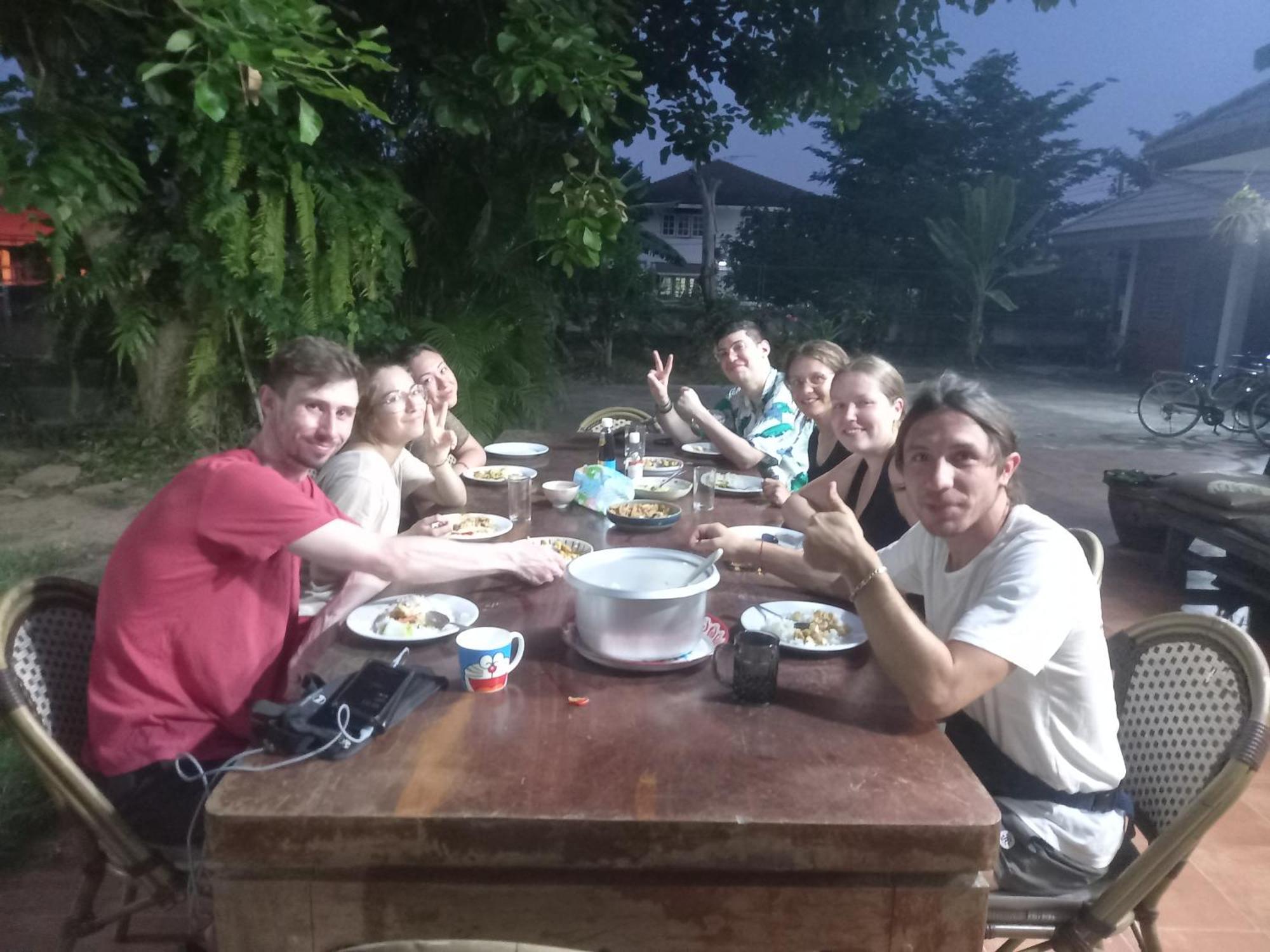Plus Hostel Ayutthaya Экстерьер фото
