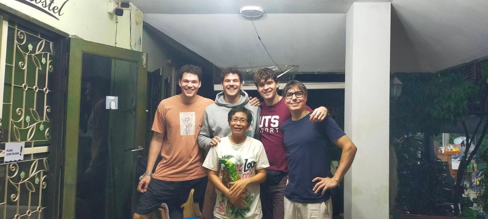 Plus Hostel Ayutthaya Экстерьер фото